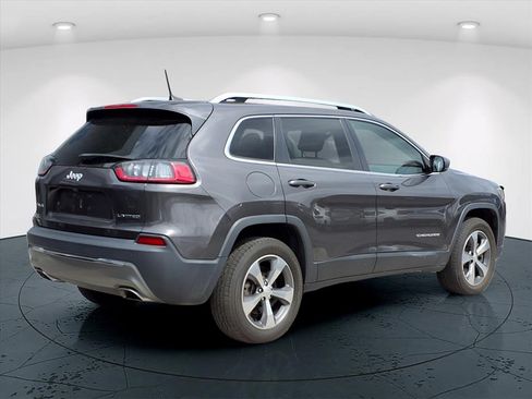 Used 2019 Jeep Cherokee Limited AWD/4WD image 3