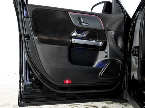 Used 2023 Mercedes-Benz EQB 300 4MATIC image 42