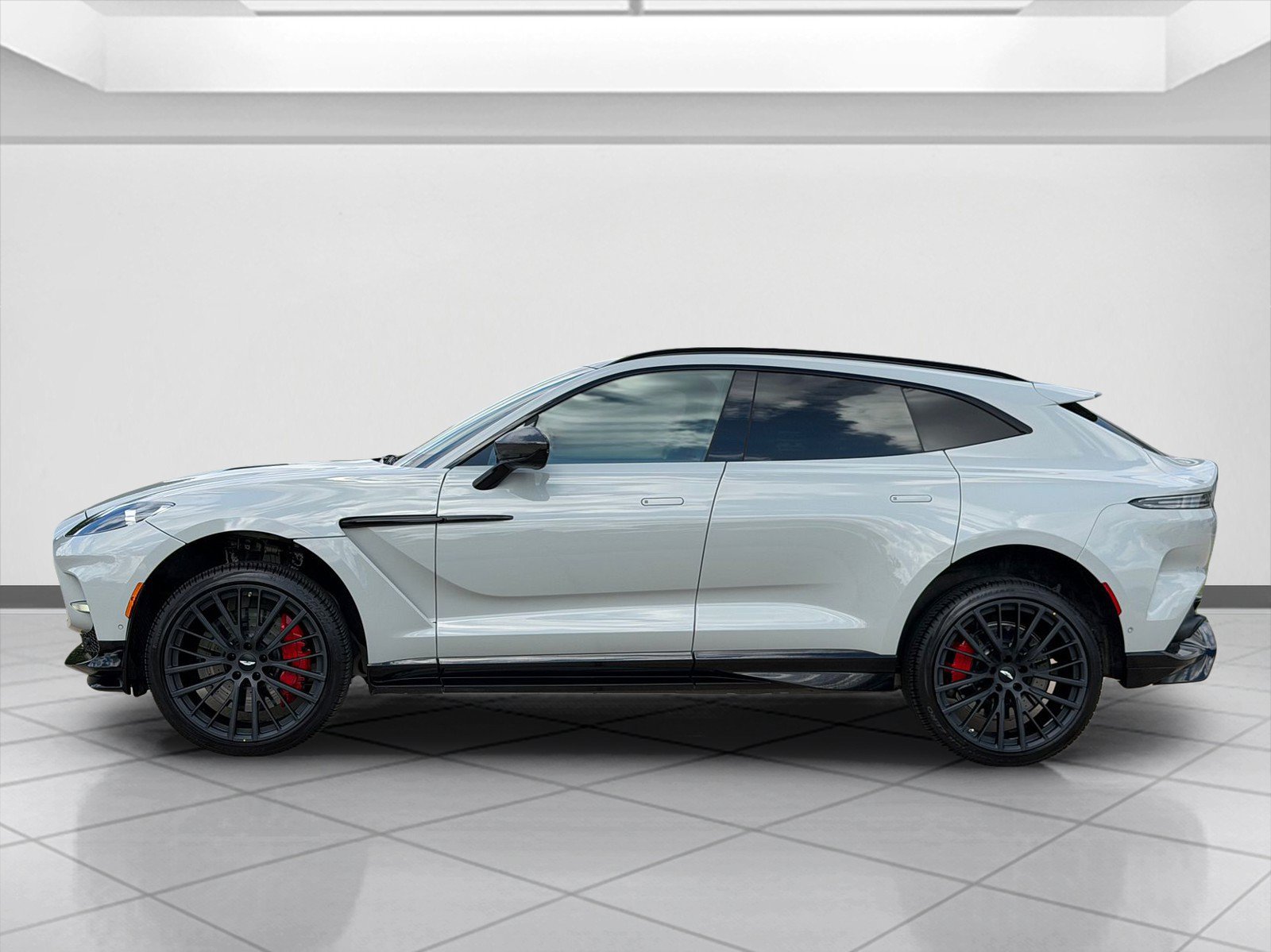 Used 2023 Aston Martin DBX 707 AWD/4WD image 8
