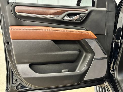 Used 2024 GMC Yukon Denali Ultimate AWD/4WD image 19