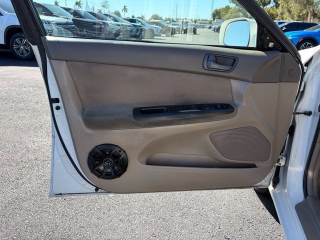 Used 2005 Toyota Camry LE FWD image 12