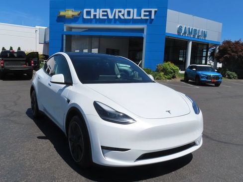 Used 2023 Tesla Model Y Long Range AWD/4WD image 1
