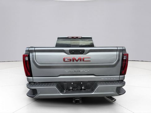Used 2026 GMC Sierra 2500 Denali w/ Denali Reserve Package AWD/4WD image 4