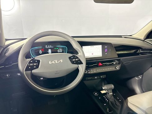 New 2025 Kia Niro EX image 11