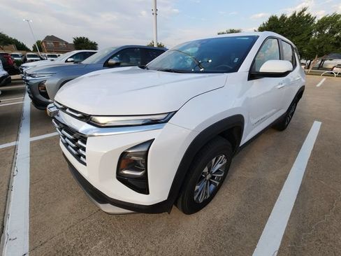 Used 2026 Chevrolet Equinox LT FWD image 3