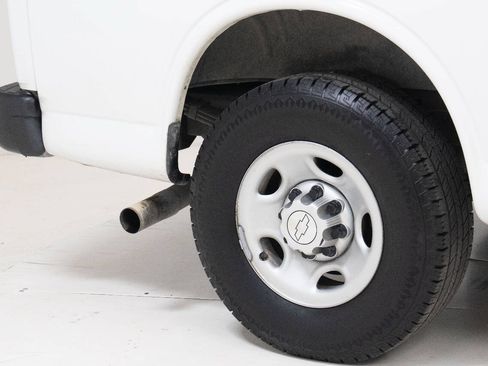 Used 2016 Chevrolet Express 2500 RWD image 65