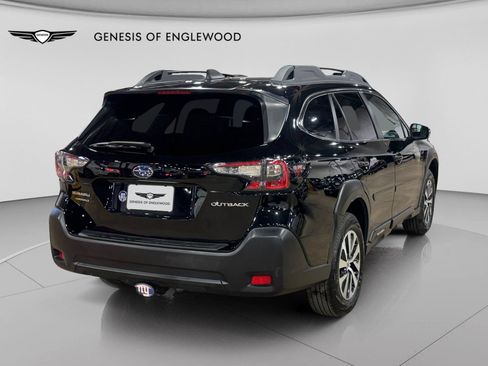 Used 2023 Subaru Outback Premium AWD/4WD image 9