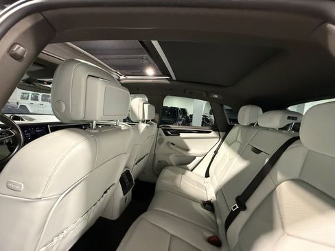 Used 2021 Porsche Macan AWD/4WD image 19