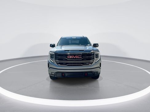 Used 2024 GMC Sierra 1500 AT4 w/ Technology Package AWD/4WD image 3