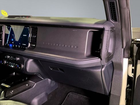 Used 2025 Ford Bronco Big Bend image 25