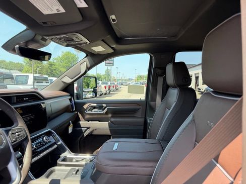 New 2026 GMC Sierra 2500 Denali w/ Denali Reserve Package AWD/4WD image 16