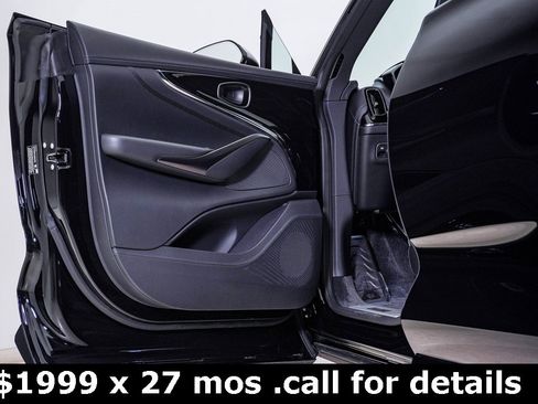 Used 2025 Aston Martin DBX 707 image 31