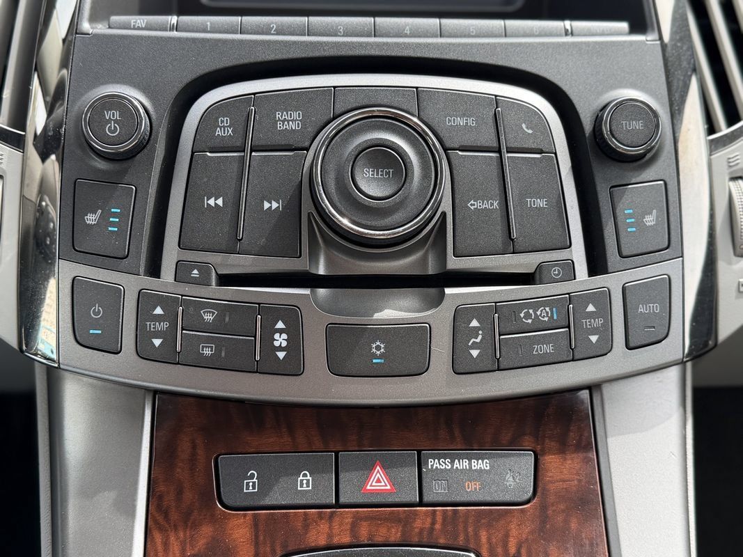 Used 2010 Buick LaCrosse CXL FWD image 23