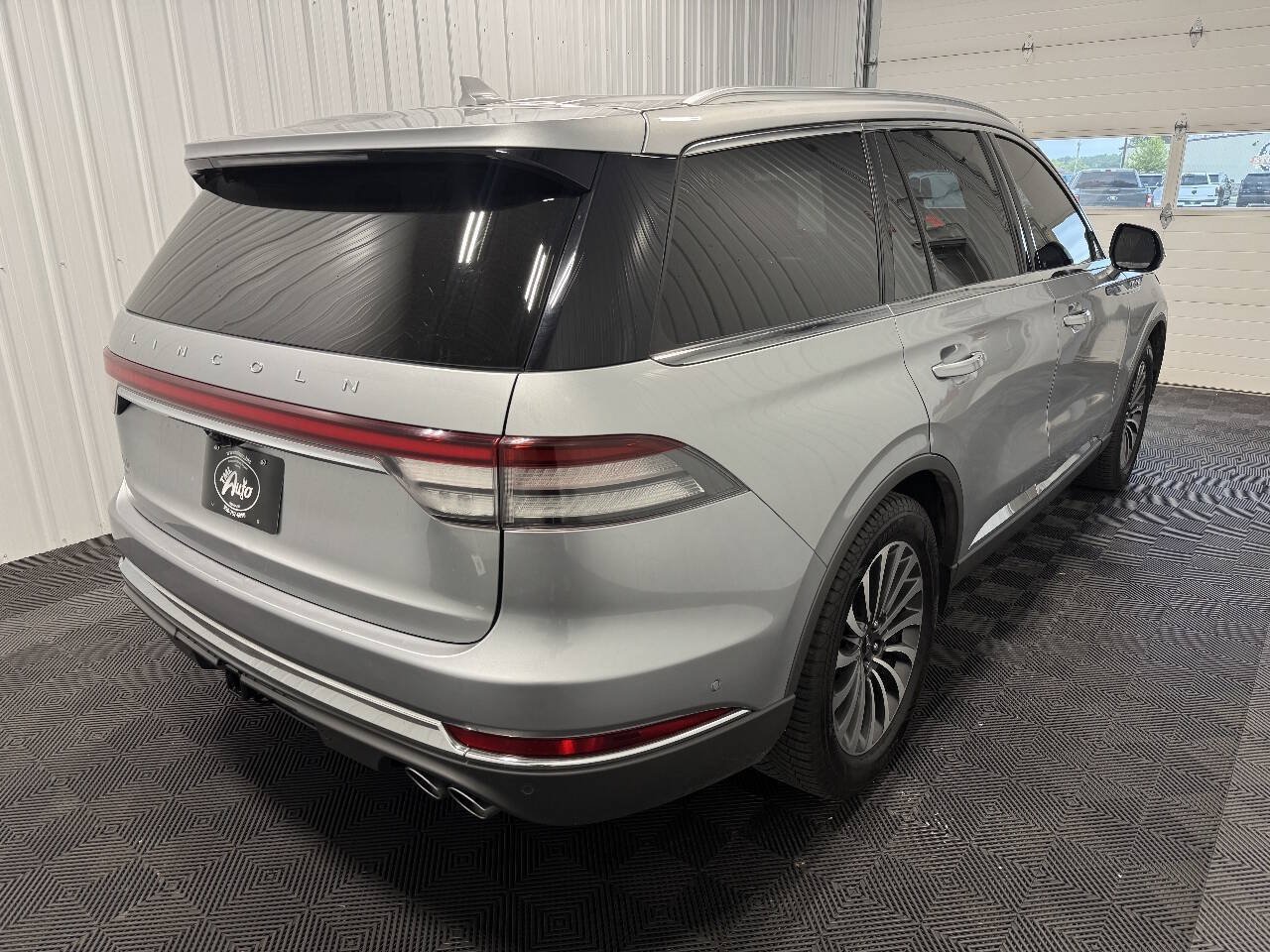 Used 2020 Lincoln Aviator Reserve w/ Equipment Group 201A AWD/4WD image 3