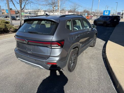 Used 2025 Volkswagen Taos S image 6