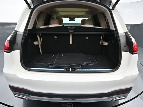 Used 2021 Mercedes-Benz GLS 580 4MATIC image 9