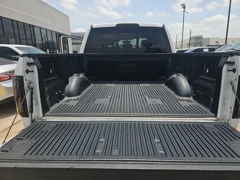 Used 2018 Ford F150 XLT w/ Equipment Group 302A Luxury AWD/4WD image 8