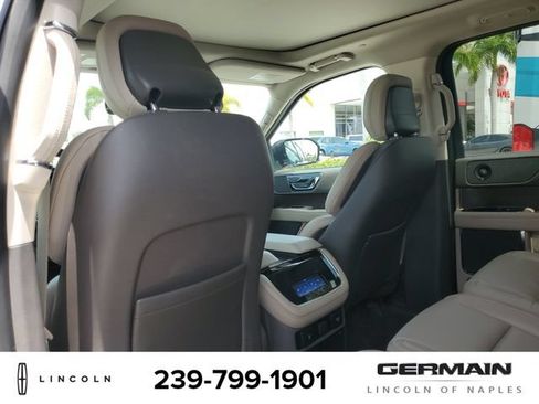 Certified 2024 Lincoln Navigator Premiere AWD/4WD image 22