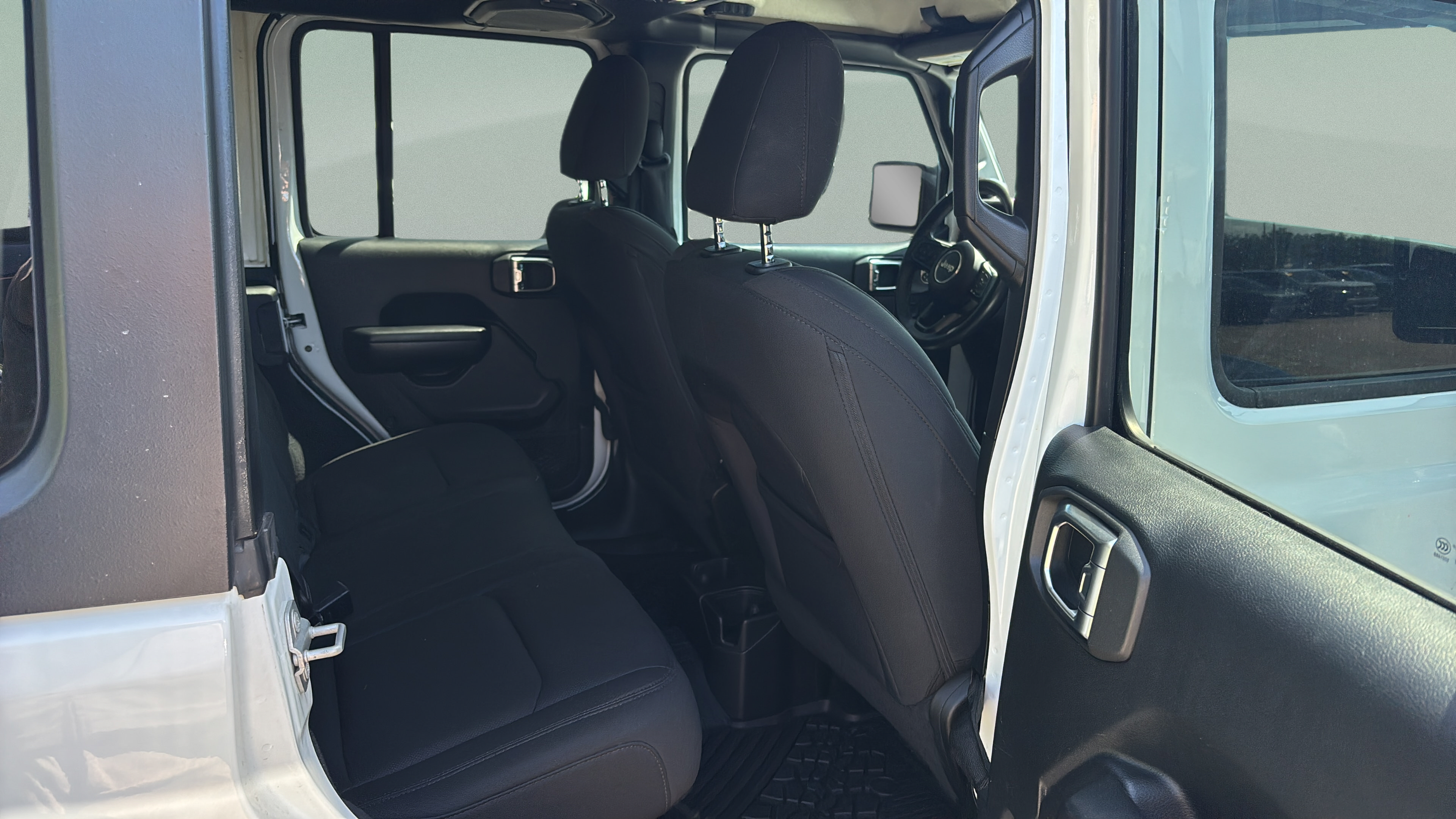 Used 2018 Jeep Wrangler Unlimited Sport S AWD/4WD image 19