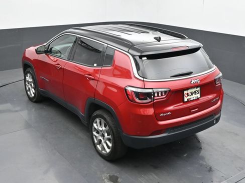 Used 2025 Jeep Compass Limited AWD/4WD image 30