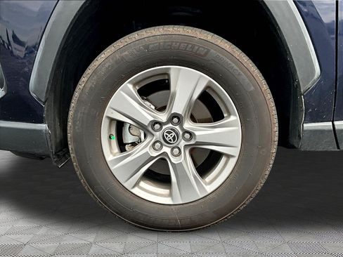 Used 2025 Toyota RAV4 XLE AWD/4WD image 29