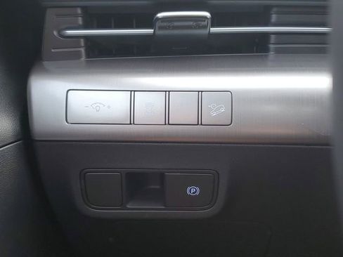 Used 2025 Hyundai Kona SEL image 21