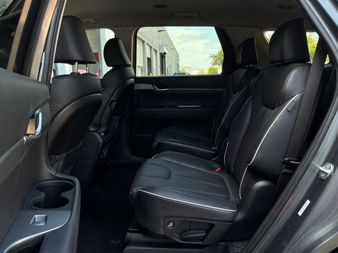 Used 2025 Hyundai Palisade SEL FWD image 12