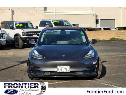 Used 2018 Tesla Model 3 Mid Range image 3