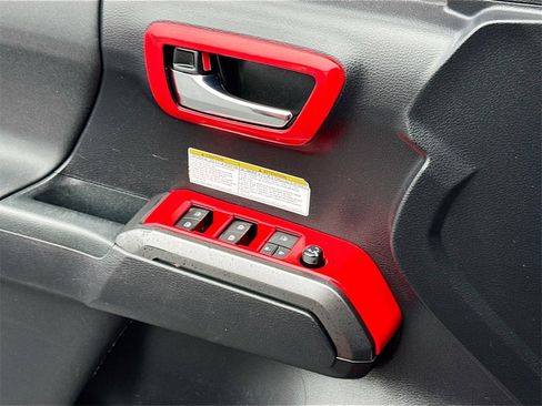 Used 2020 Toyota Tacoma TRD Off-Road image 26