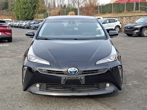 Used 2019 Toyota Prius LE image 2