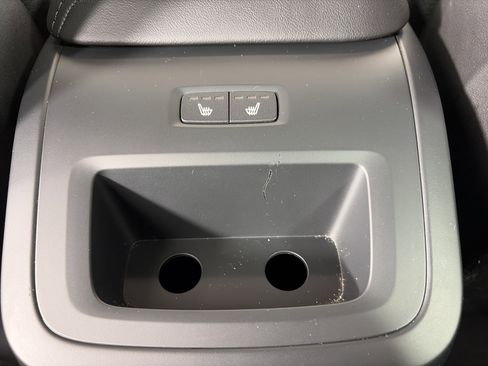 Used 2024 Volvo XC60 B5 Plus image 18