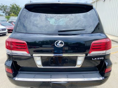 Used 2013 Lexus LX 570 4WD w/ Luxury Pkg image 4