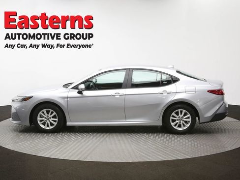 Used 2025 Toyota Camry LE image 62