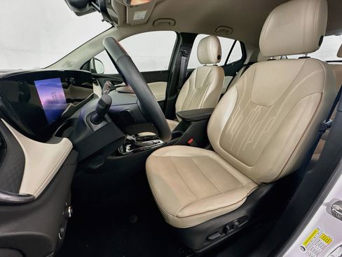 Used 2024 Buick Encore GX Avenir w/ Avenir Technology Package FWD image 13