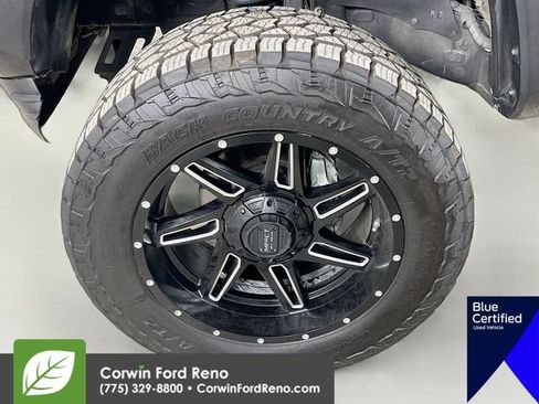 Used 2018 Toyota Tacoma TRD Off-Road AWD/4WD image 32