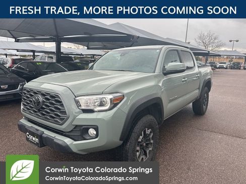 Used 2023 Toyota Tacoma TRD Off-Road w/ TRD Premium Off Road Package image 3