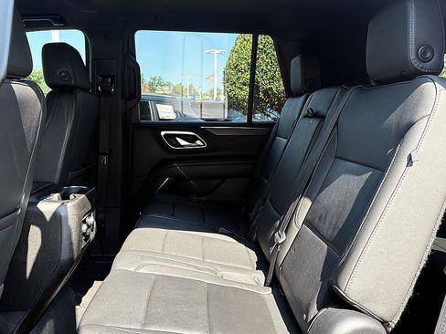 Used 2022 Chevrolet Tahoe Z71 w/ Luxury Package AWD/4WD image 10