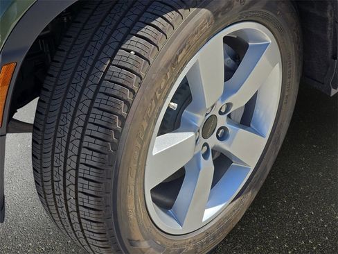 New 2026 Land Rover Defender 110 S image 32