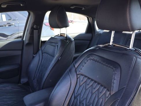 Used 2024 Kia Forte GT-Line image 11