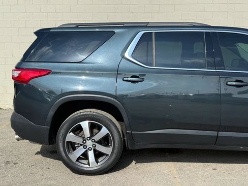 Used 2021 Chevrolet Traverse LT w/ LT Premium Package AWD/4WD image 13