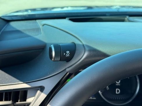 Used 2025 Lexus ES 300h 300h w/ Premium Package image 36