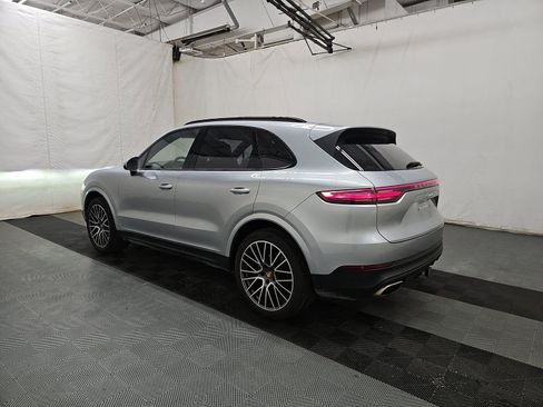 Used 2023 Porsche Cayenne AWD/4WD image 8