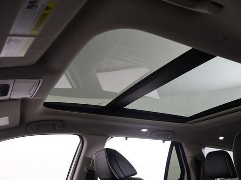 Used 2025 Honda Pilot Elite image 25