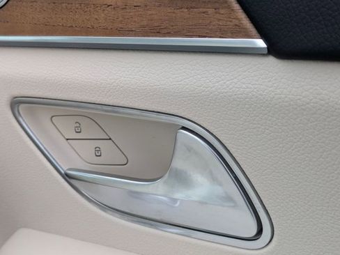 Used 2022 Mercedes-Benz GLE 350 4MATIC w/ Premium Package image 35