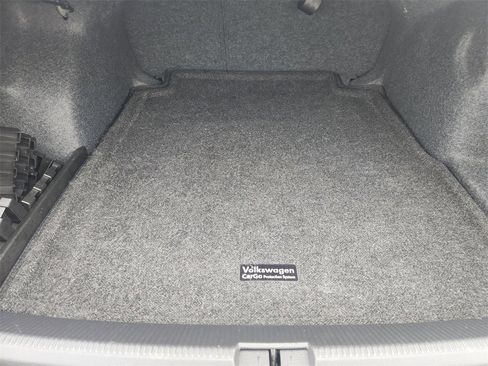 Used 2016 Volkswagen Passat 1.8T S image 32