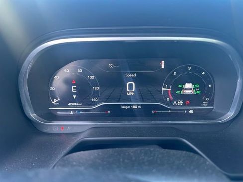 Used 2023 GMC Yukon SLT w/ SLT Luxury Package image 6