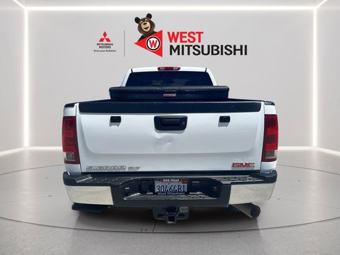 Used 2011 GMC Sierra 3500 SLE w/ SLE Preferred Package AWD/4WD image 5