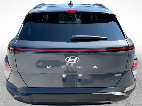 Certified 2025 Hyundai Kona SEL AWD/4WD image 4