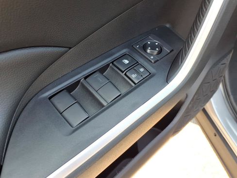 Used 2023 Toyota RAV4 LE AWD/4WD image 16