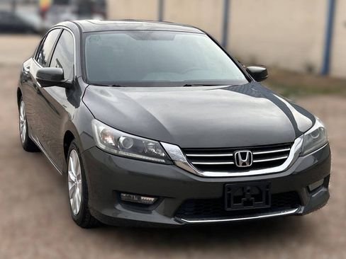 Used 2014 Honda Accord EX image 2